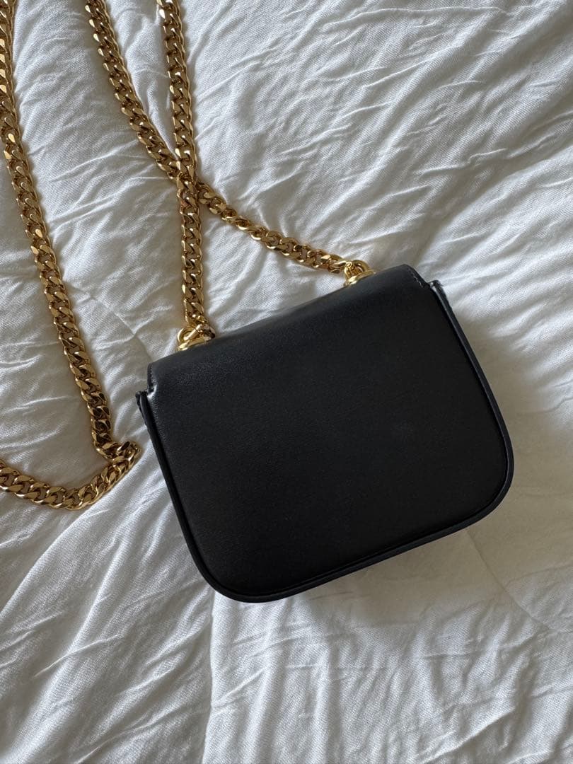 超美品21万 セリーヌ ミニバッグ チェーン クロード シャイニーカーフスキン