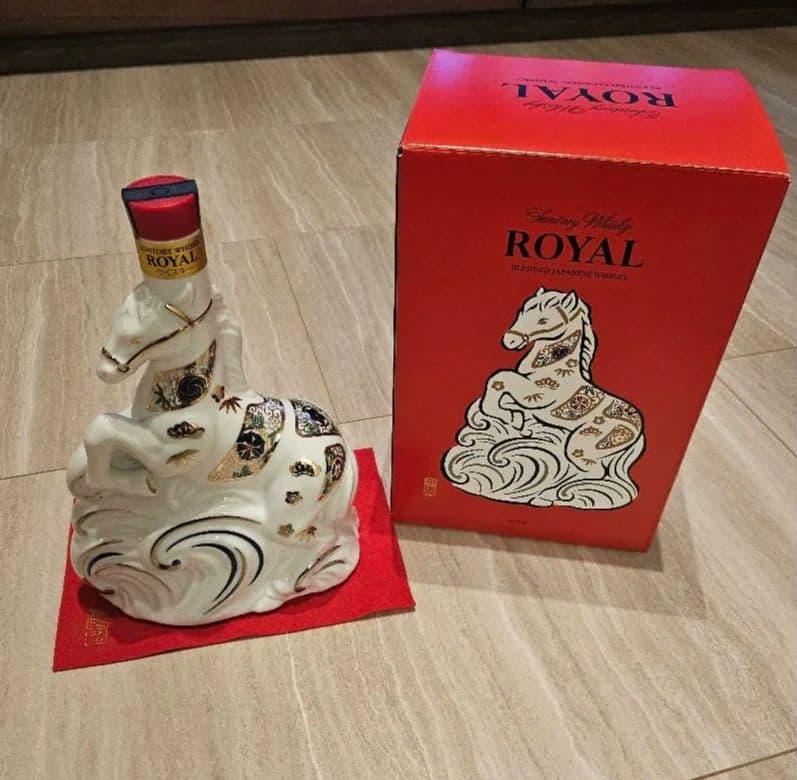 新品未開栓 　サントリー ウイスキー ローヤル 午歳 干支ボトル 2026