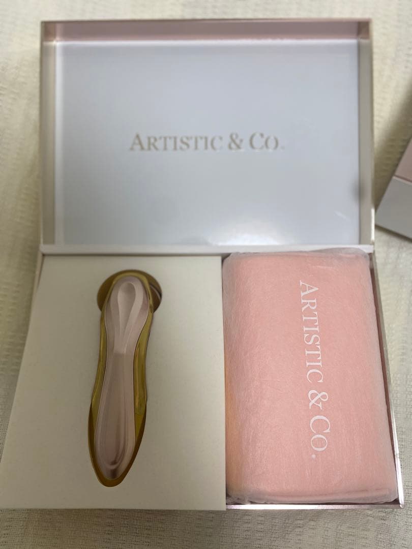 【新品半額以下】美顔器ARTISTIC & CO. Miss Arrivo