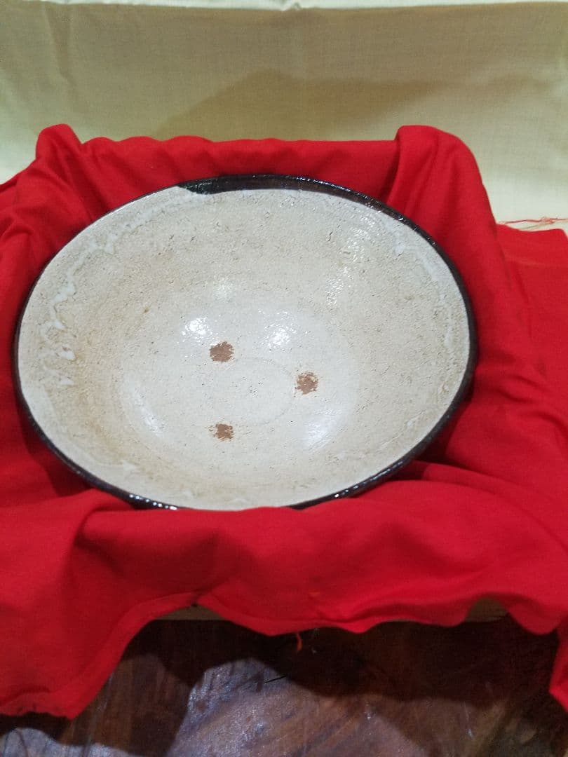 瀬戸唐津　皮鯨の平茶碗