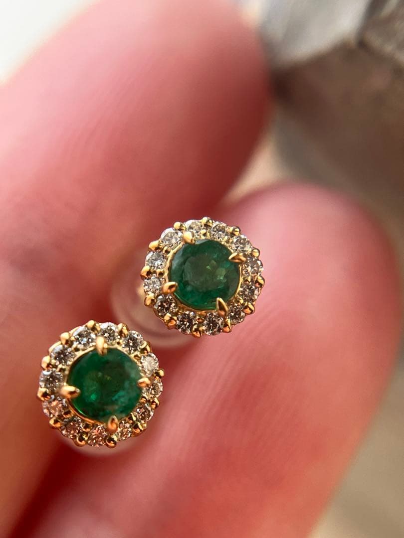 新品K18YGエメラルド0.2ctダイヤモンドピアス