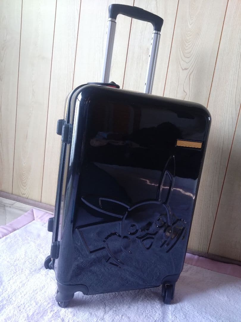 ピカチュウデザイン 中型キャリーケース ブラック