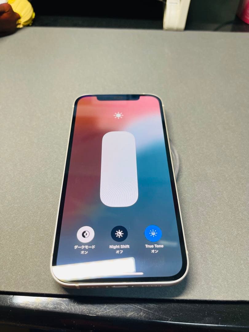 [美品] Apple iPhone 12 ホワイト 本体