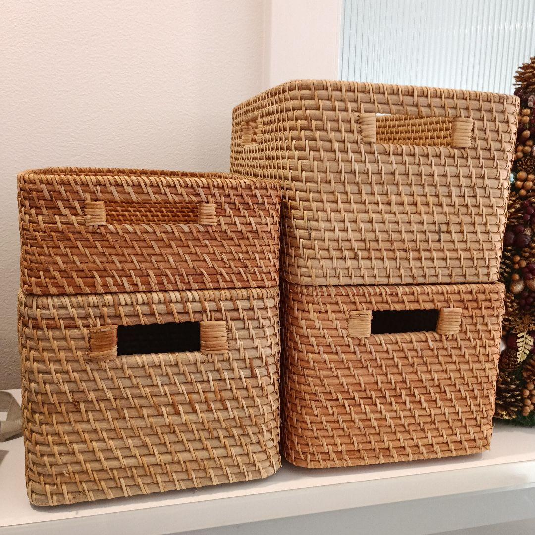 ニトリ　無印良品　ラタン籠