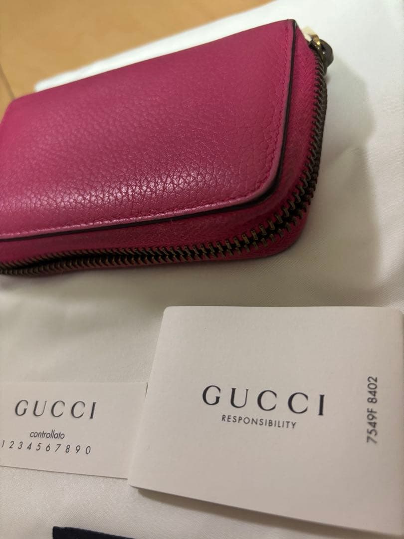 GUCCI ピンク レザー ケース