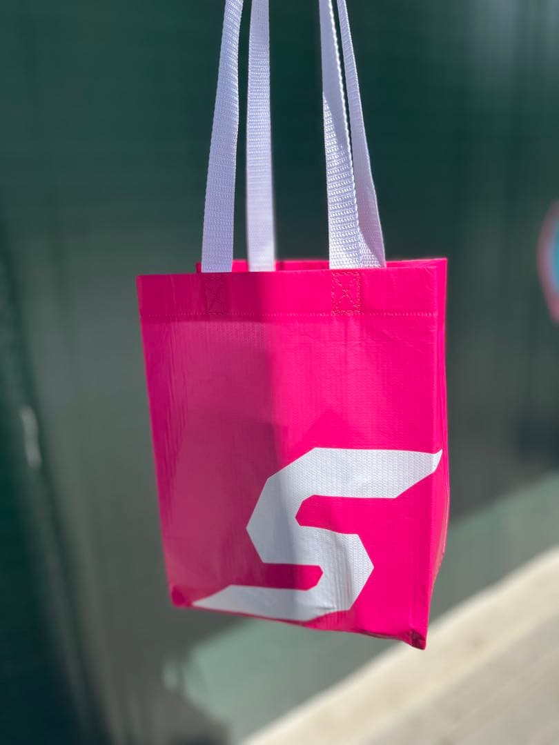 Tシャツ(ピンクバッグおまけ付き)