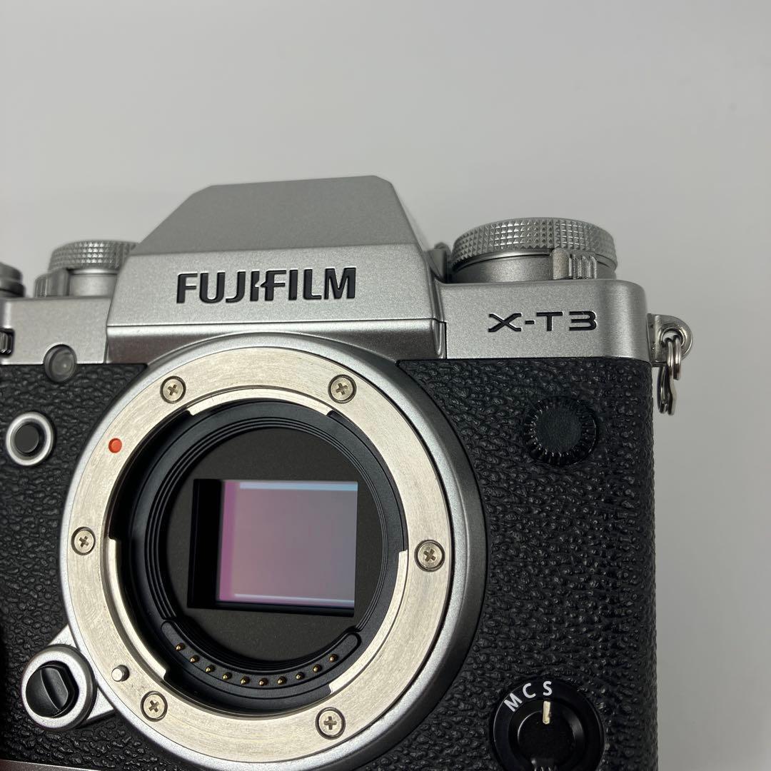 Fujifilm X-T3 ミラーレス一眼 本体と付属品
