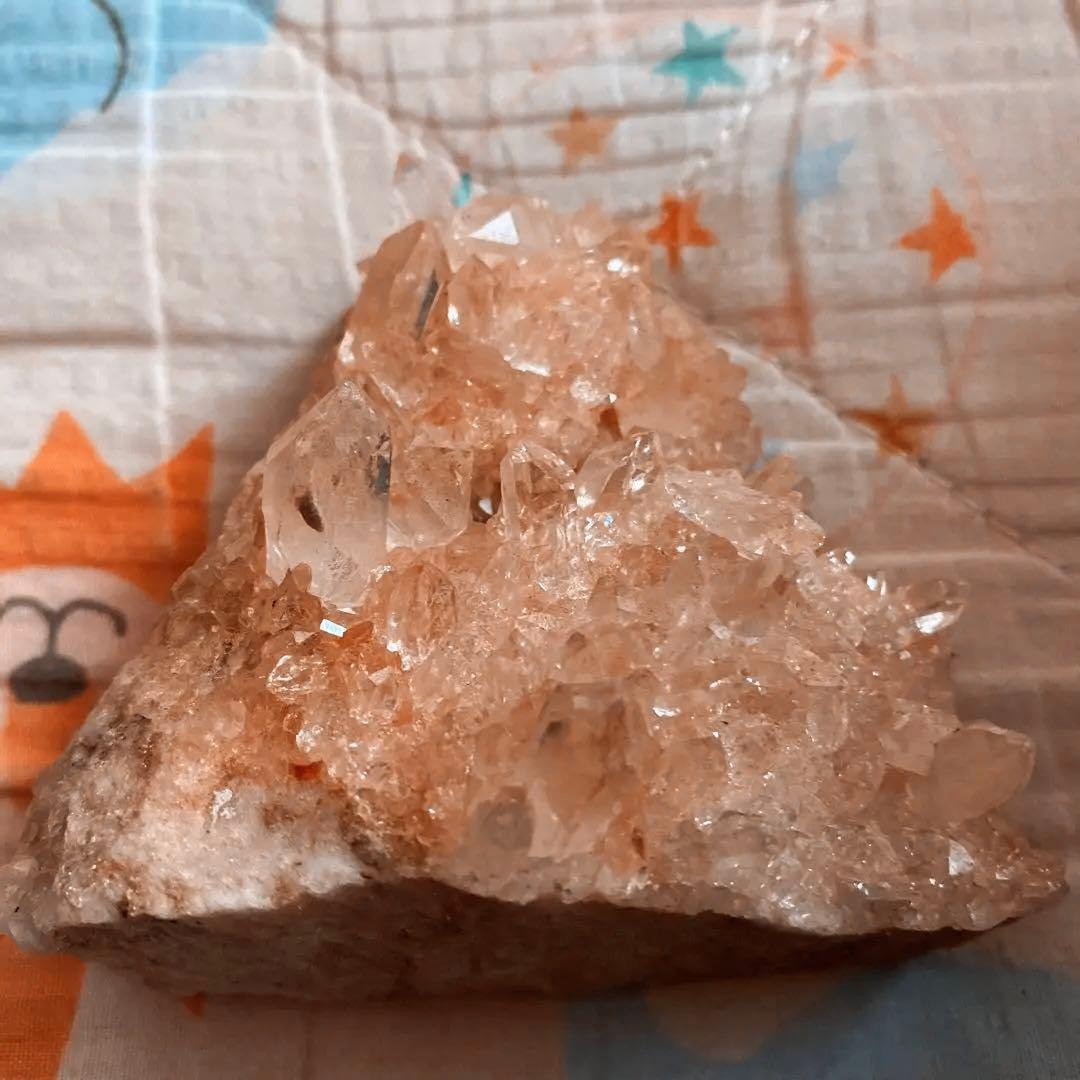 ガネーシュヒマール産ヒマラヤ水晶ピンククラスター