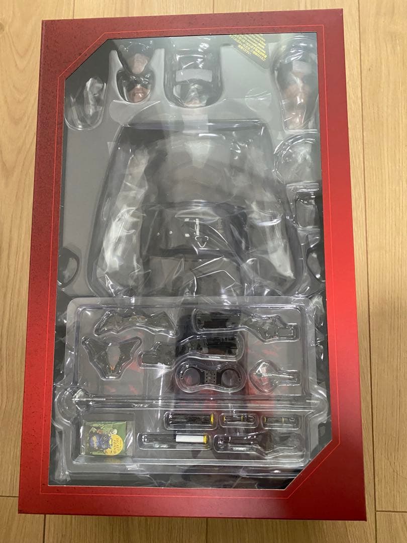 【新品未開封】Hot Toys THE BATMAN バットマン