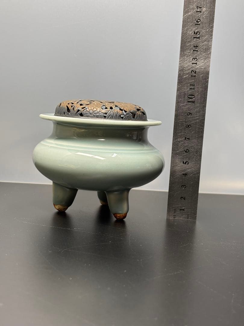 【極美品】諏訪蘇山作 香炉 青磁 三足香炉 純銀 花刻透し火屋 信幸造