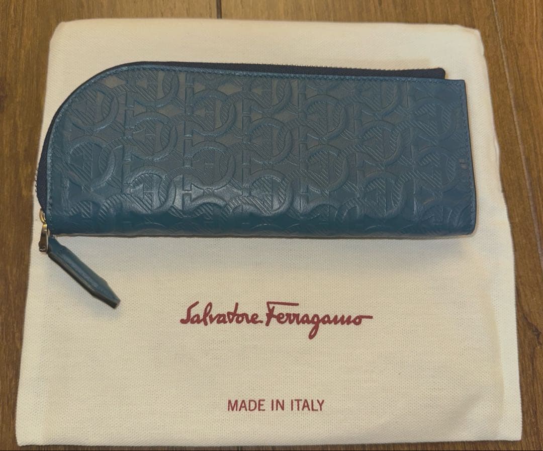 Salvatore Ferragamo 青 レザー ペンケース