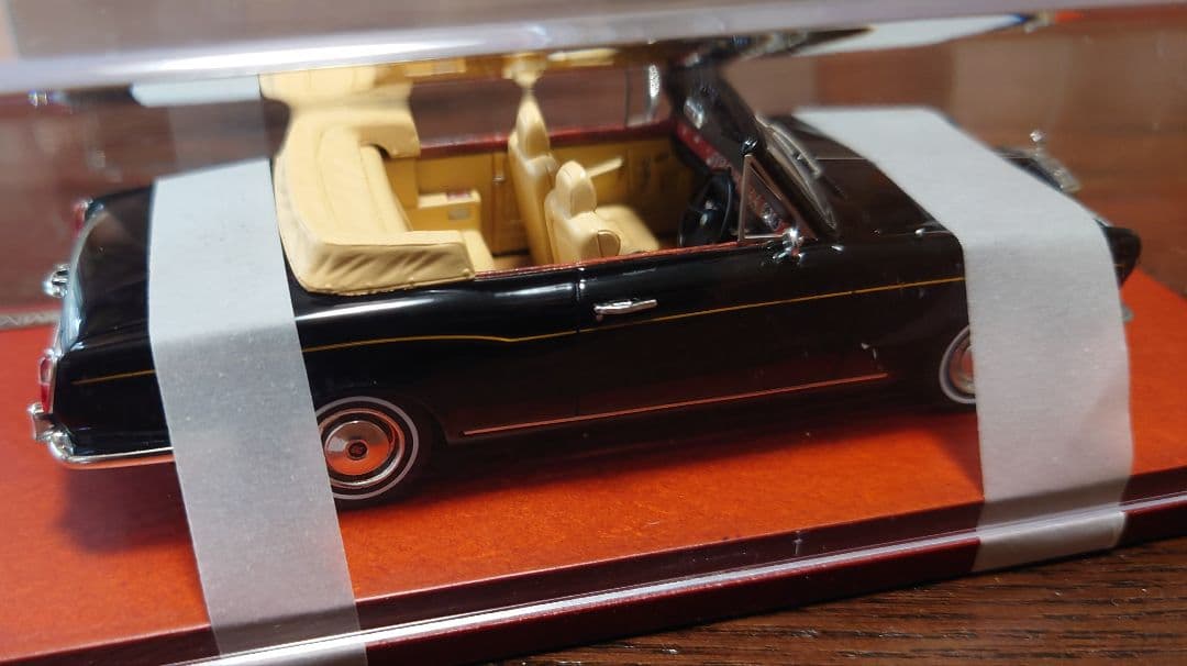 ミニカー 1971 Rolls-Royce Corniche Convertible