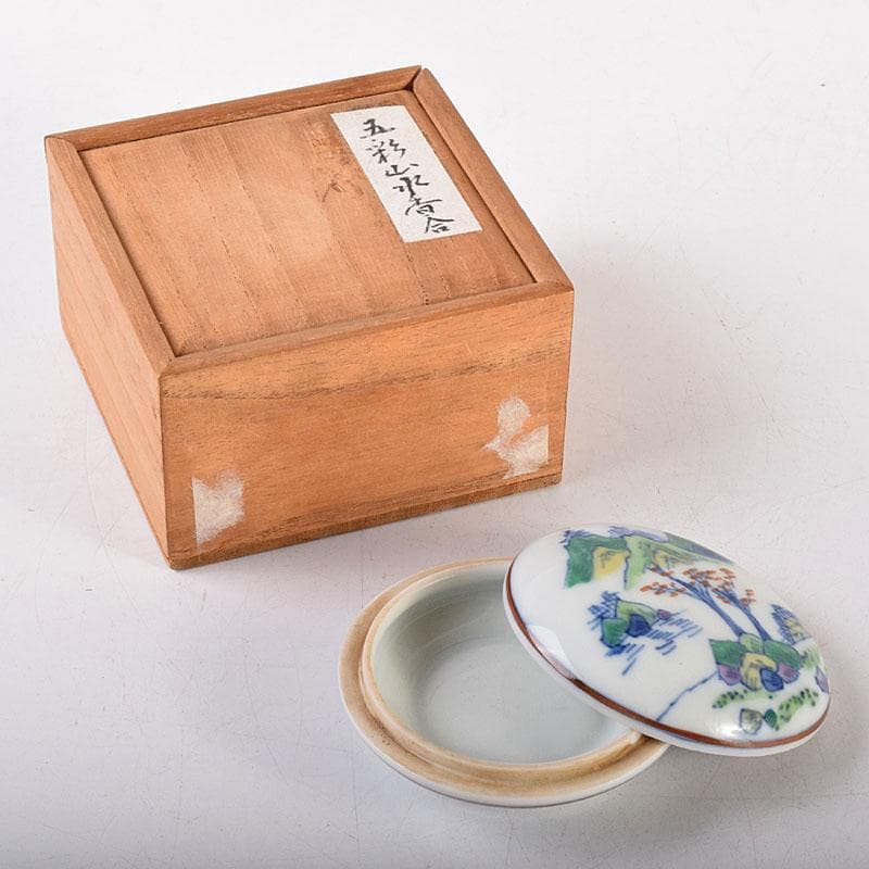 中国　成化年製款　五彩山水文　香合　時代箱　V　6998