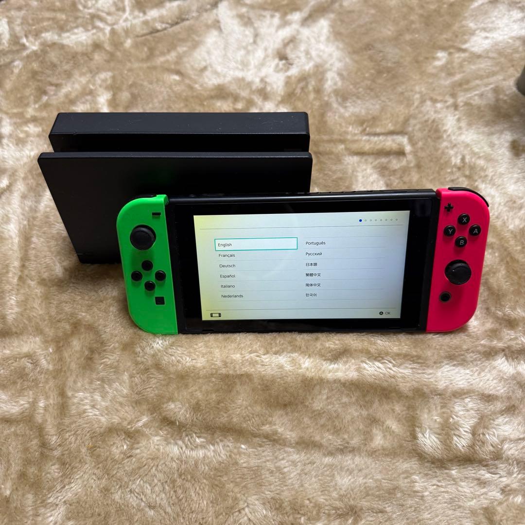 Nintendo Switch 本体 グリーンとピンクのジョイコン