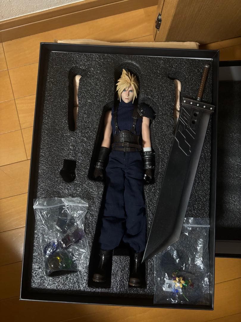 FINAL FANTASY7 クラウド フィギュア 1/6 gametoys