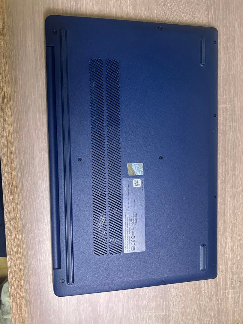 美品　Lenovo IdeaPad Slim 3 Gen 8 15.6インチ