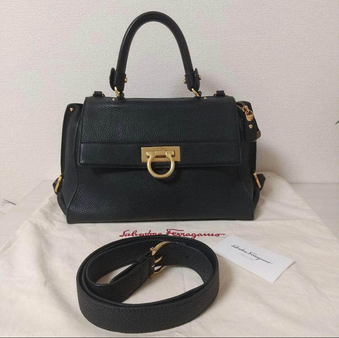 Nao様 Salvatore Ferragamo ソフィア　ブラック