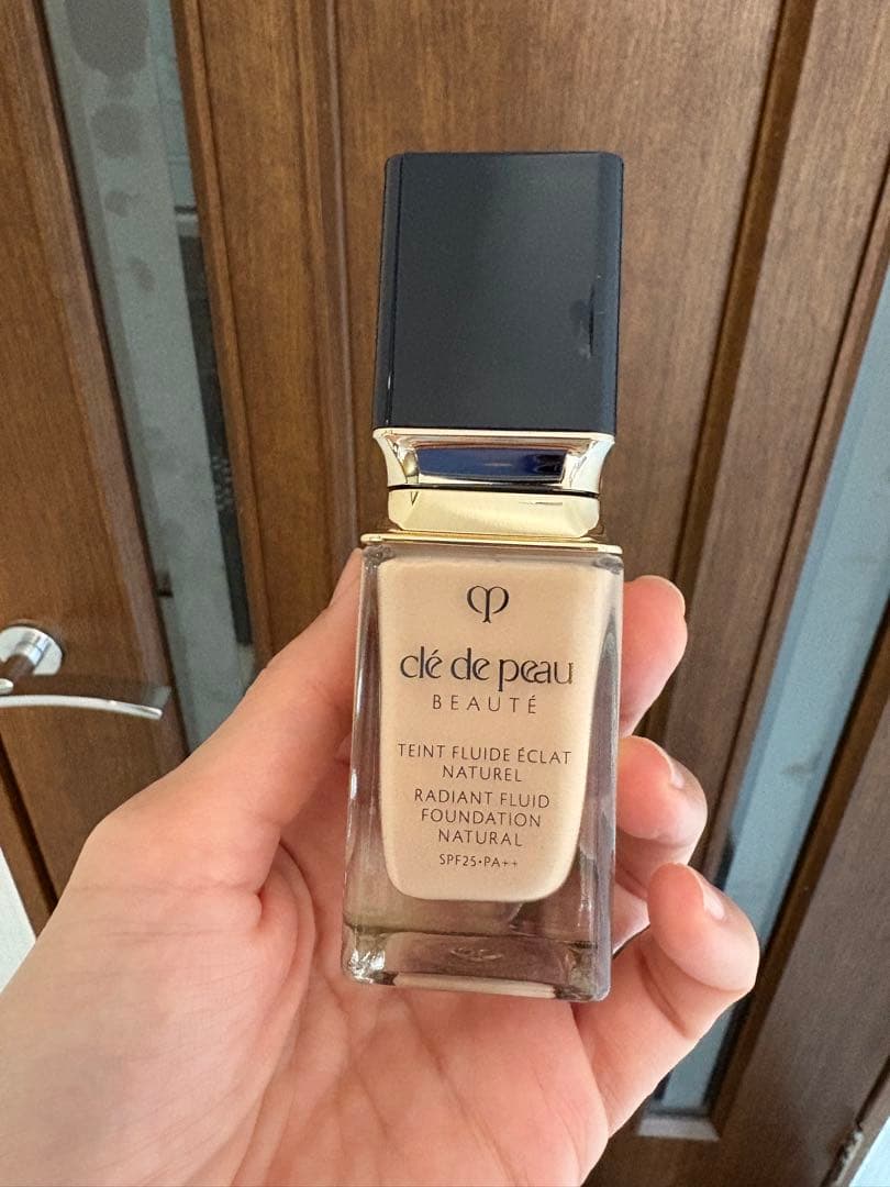 クレ・ド・ポー ボーテ タンフリュイドエクラ ナチュレル オークル10 35ml