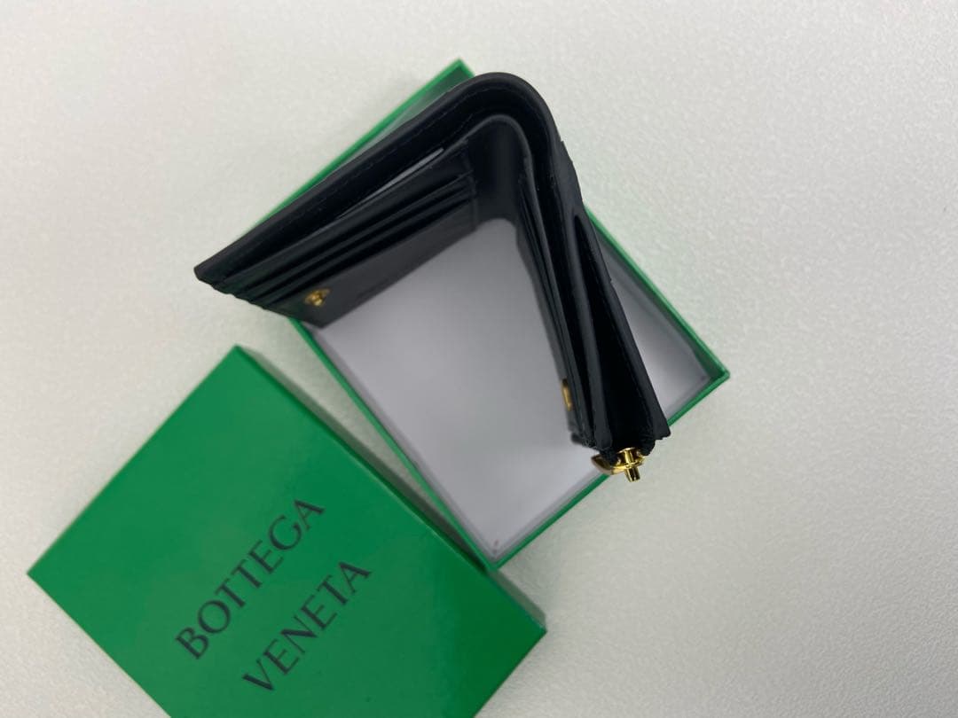 Bottega Veneta ブラックレザー二つ折り財布