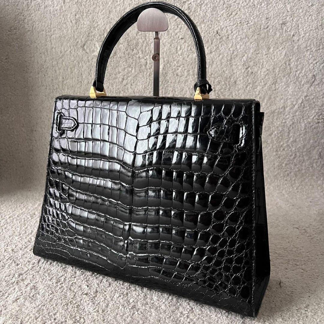 ✨最高峰✨クロコダイル 型押し ハンドバッグ カデナ 南京錠 金具 自立型 黒