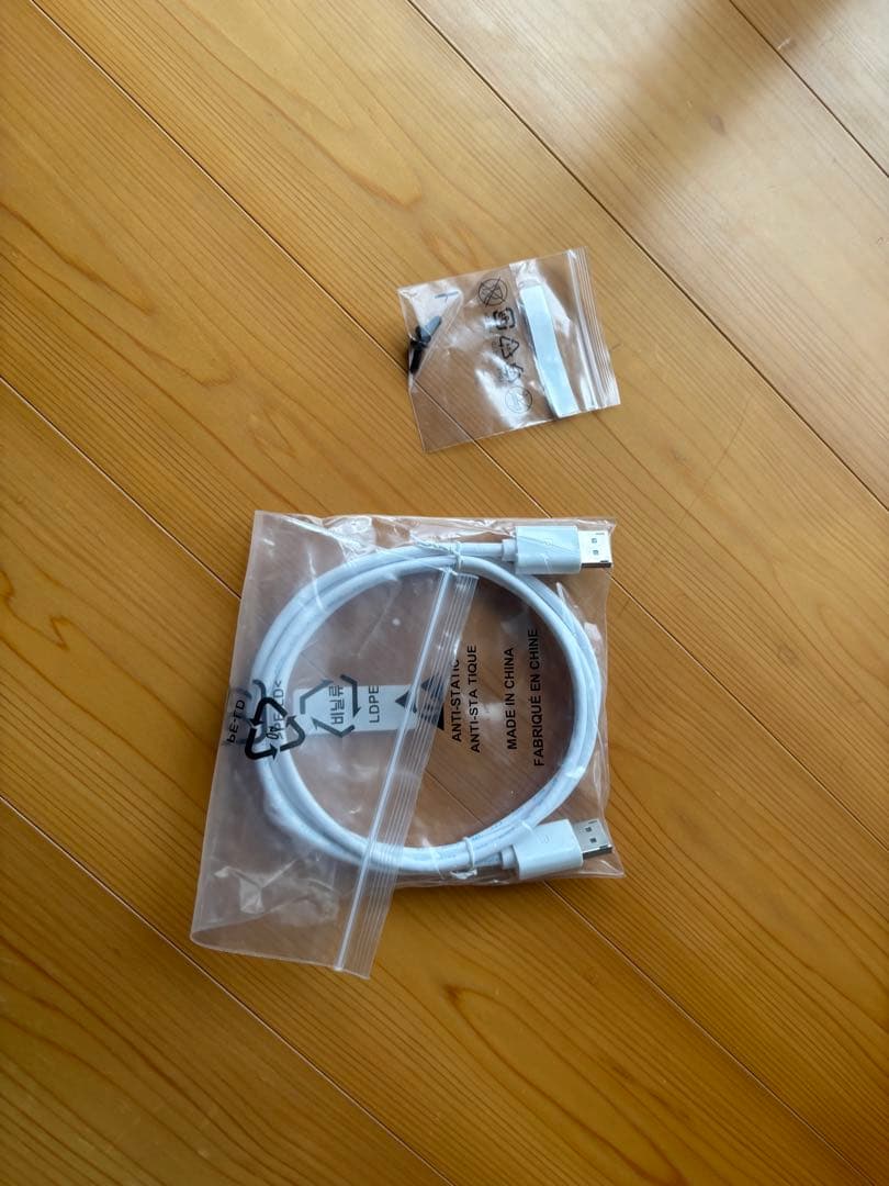 LG 4Kディスプレイモニター　27UP600-W 27インチ