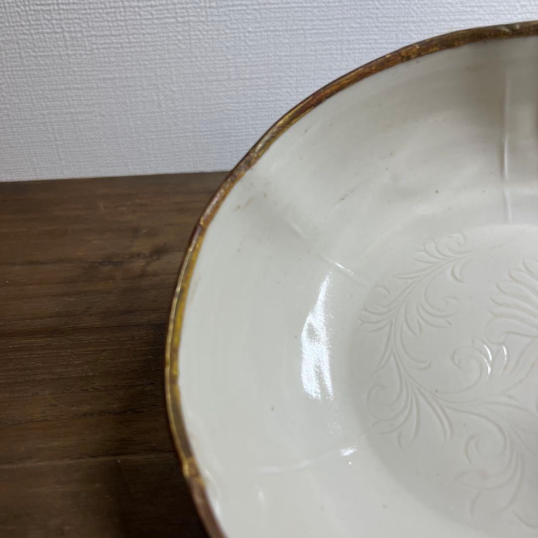 宋時代　定窯　白磁花文覆輪平茶碗　宋