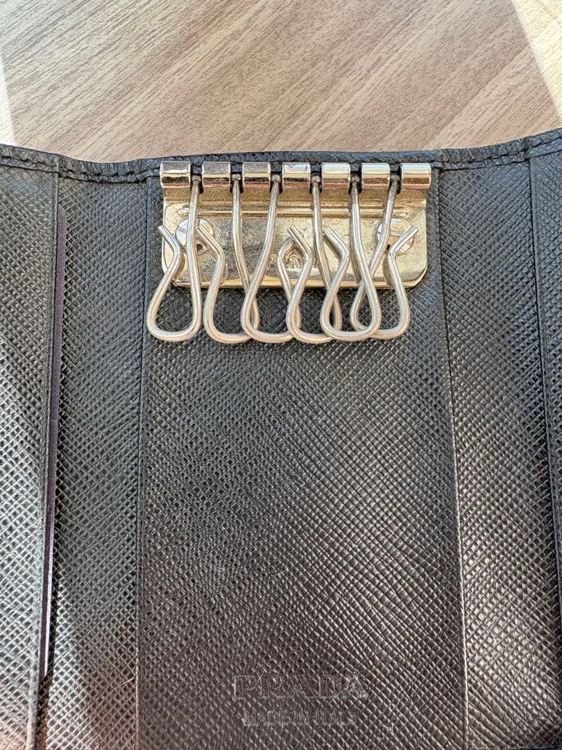 プラダ　三角ロゴ　キーケース　6連