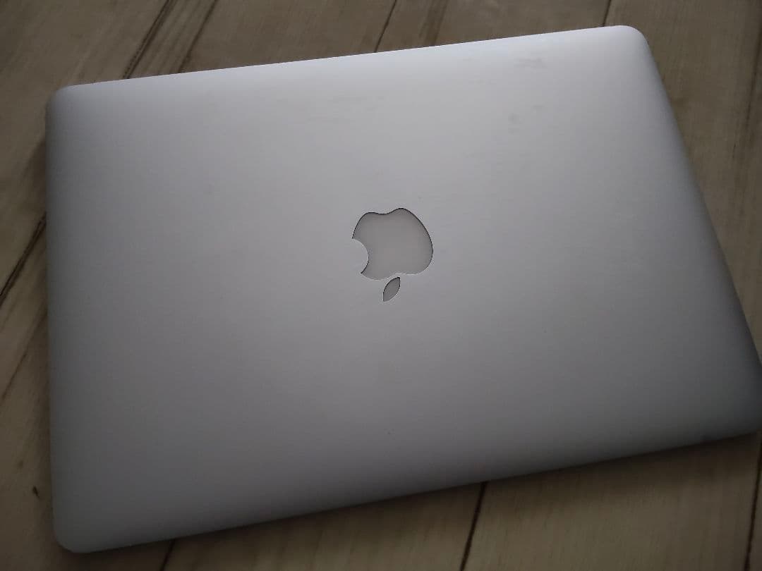 中古 MacBook Air 13 インチ