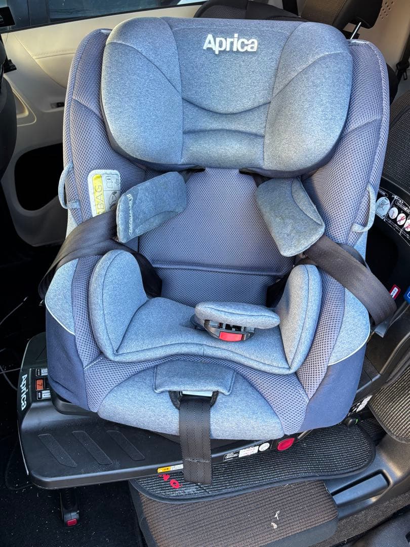 アップリカ　クルリラAD isofix