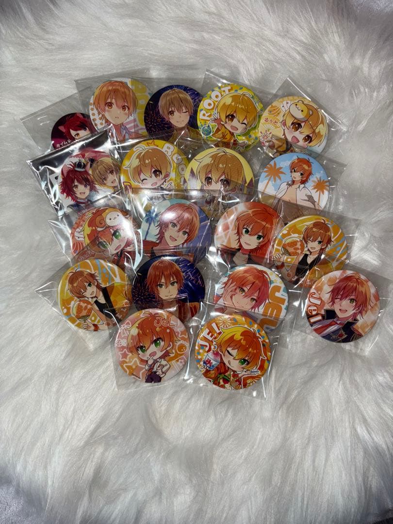 すとぷり　缶バッジ　4枚あります