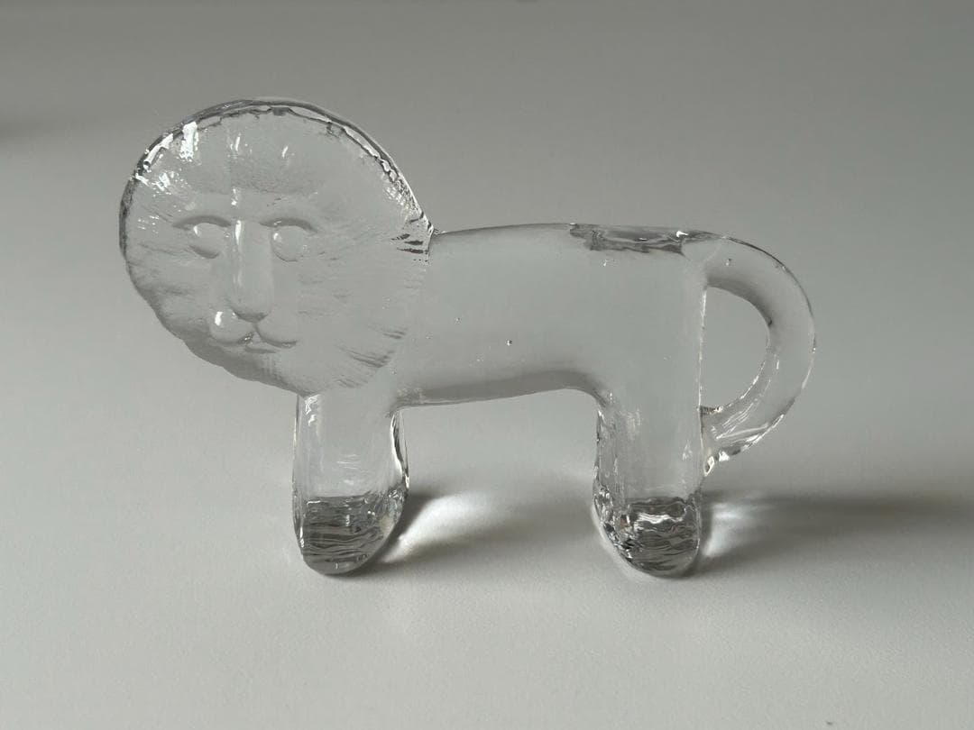 an09　KOSTA BODA ライオン　ZOOシリーズ クリスタルガラス 凹み