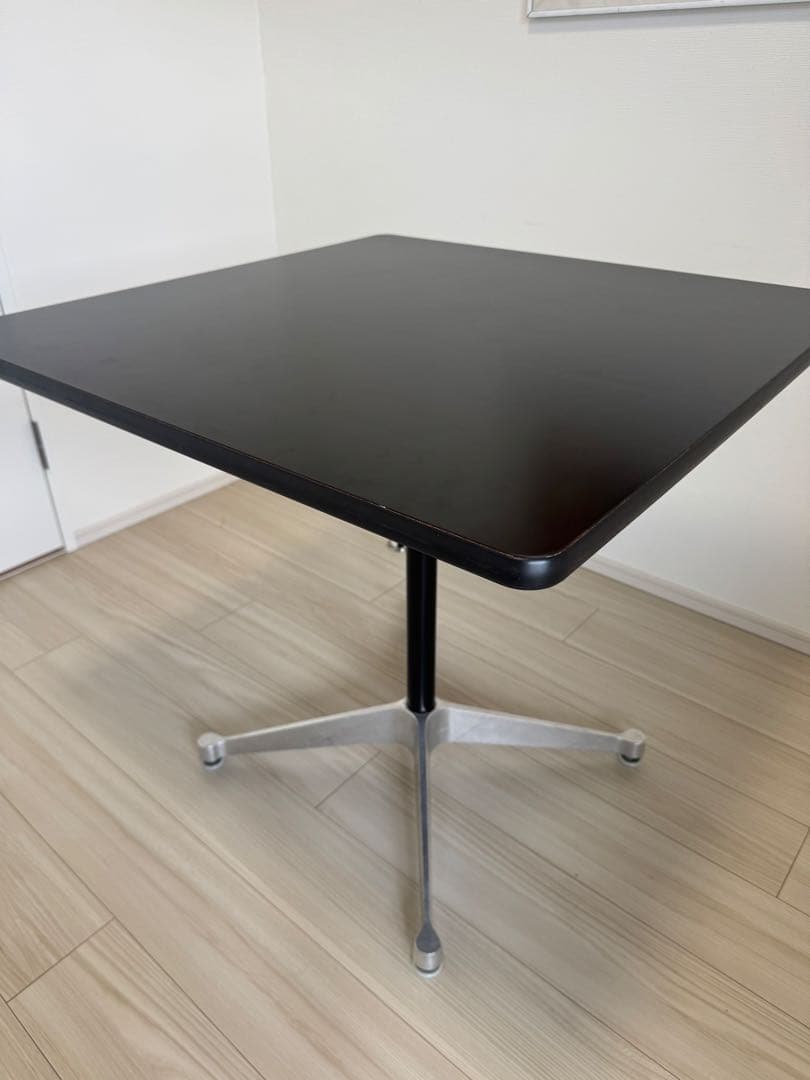 HermanMiller イームズテーブル　コントラクトベース　ブラック
