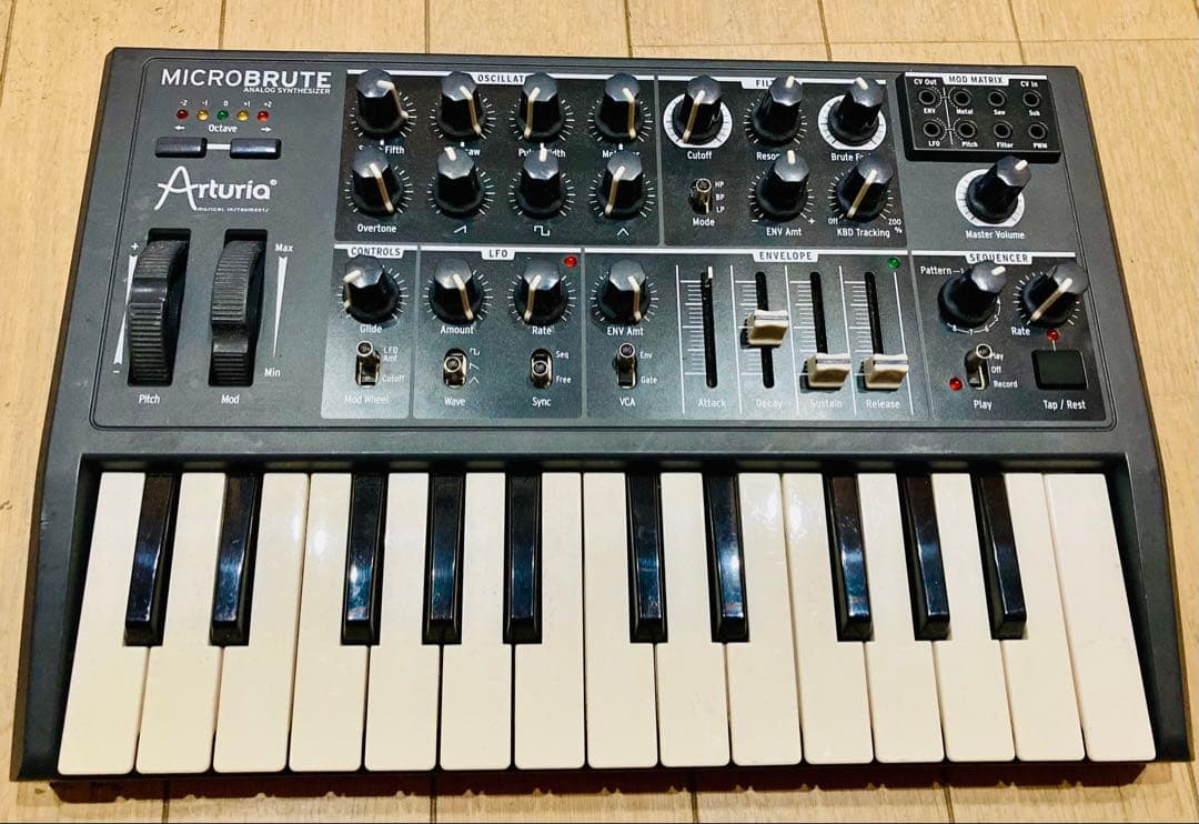 Arturia MICROBRUTE アナログシンセサイザー アダプター付