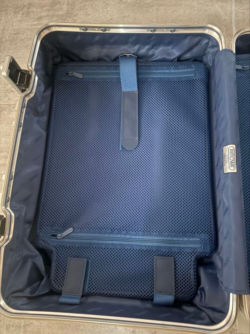 RIMOWA／リモワ（トパーズ）2輪　35L シルバー
