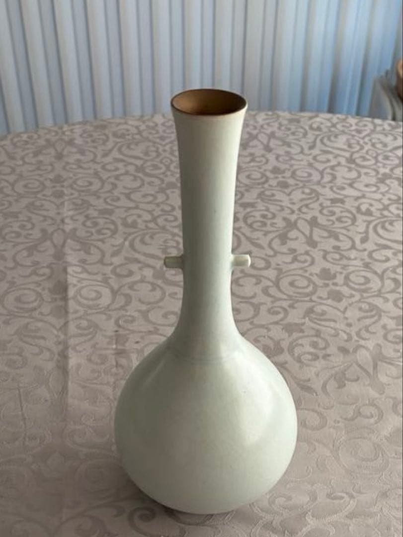 白磁耳付鶴首花瓶