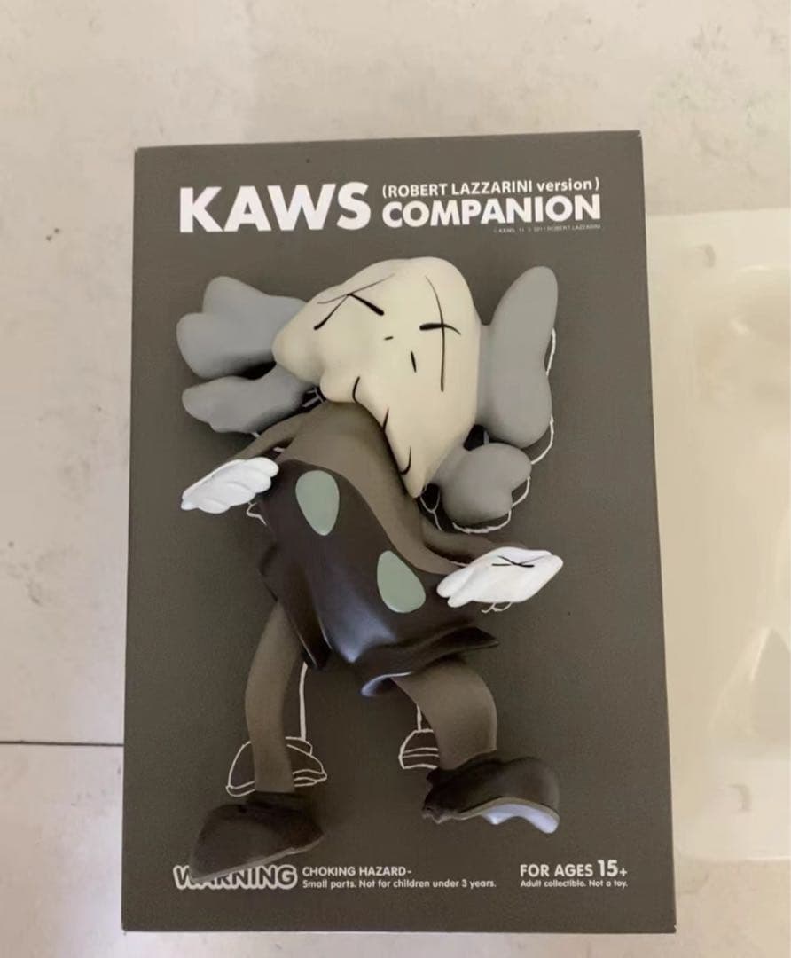 KAWSのROBERT LAZZARINIバージョンのCOMPANION