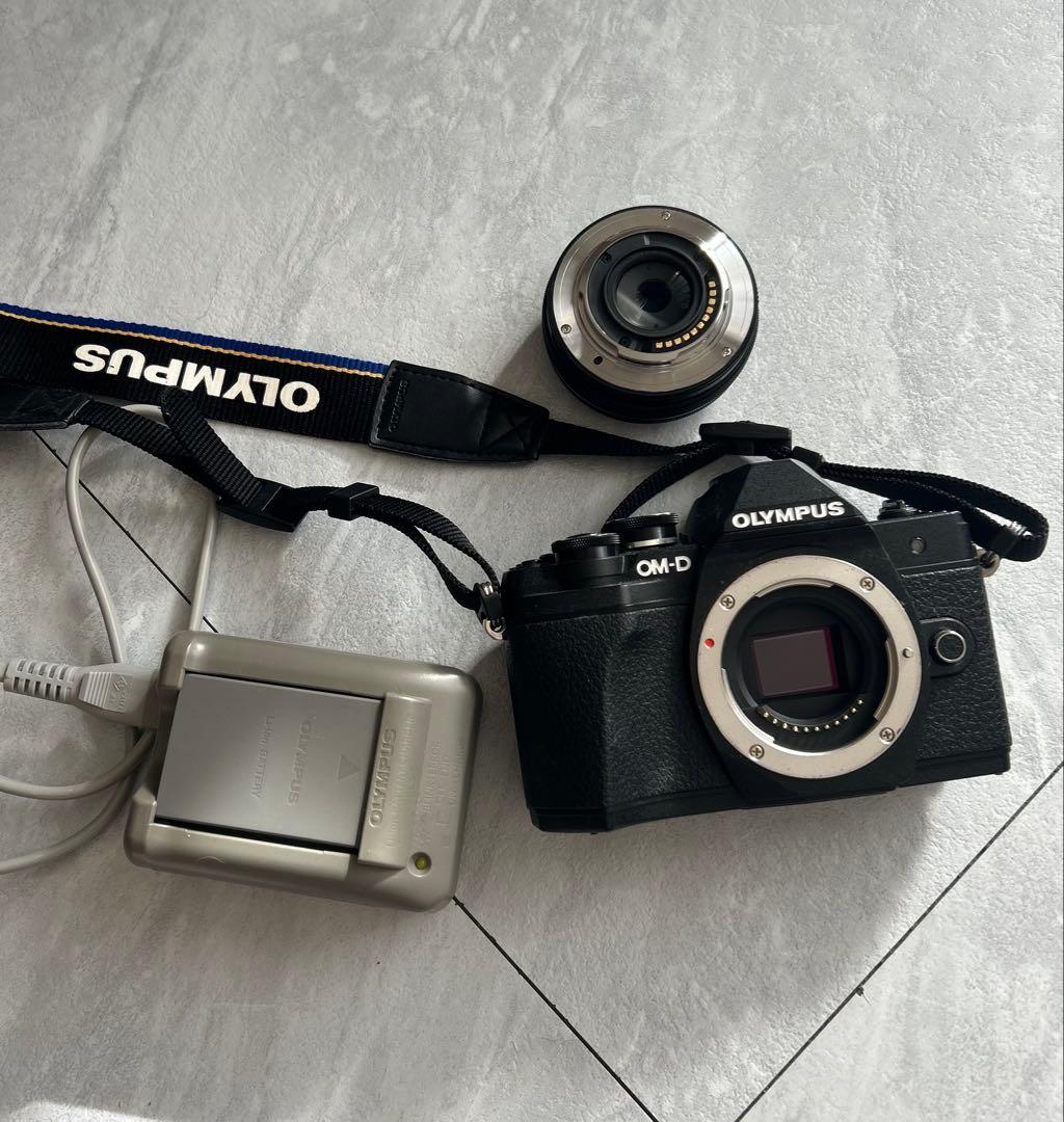 【OLYMPUS OM-D E-M10 MarkⅢ】美品・シャッター数631回