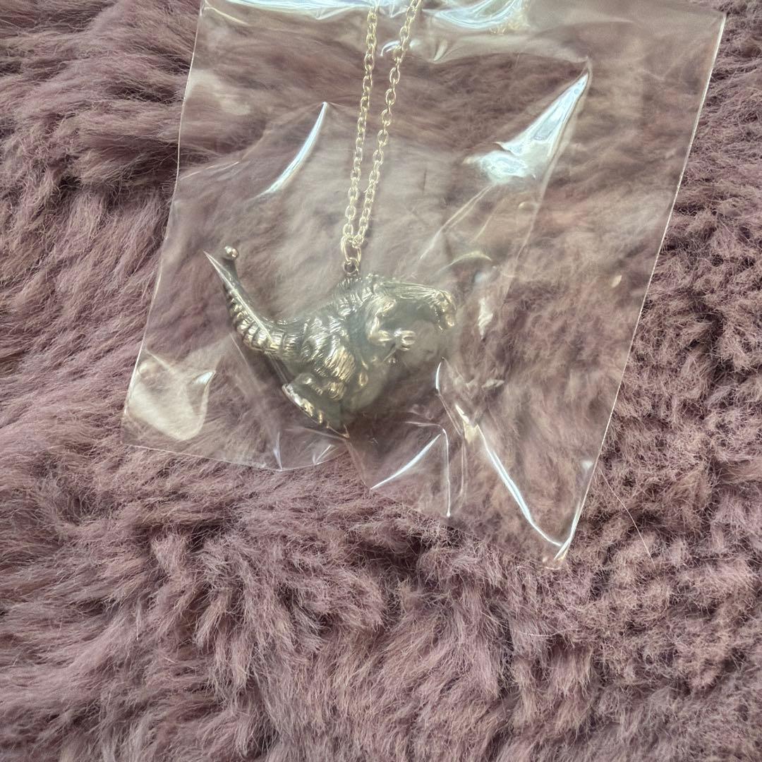 ゴジラ　ネックレス