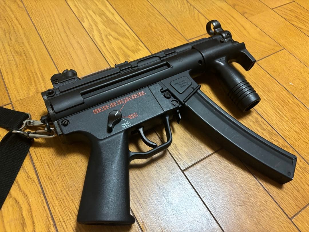 東京マルイ　MP5K A4　電動ガン　スリング、多段マグ4本、マガジンポーチ付属