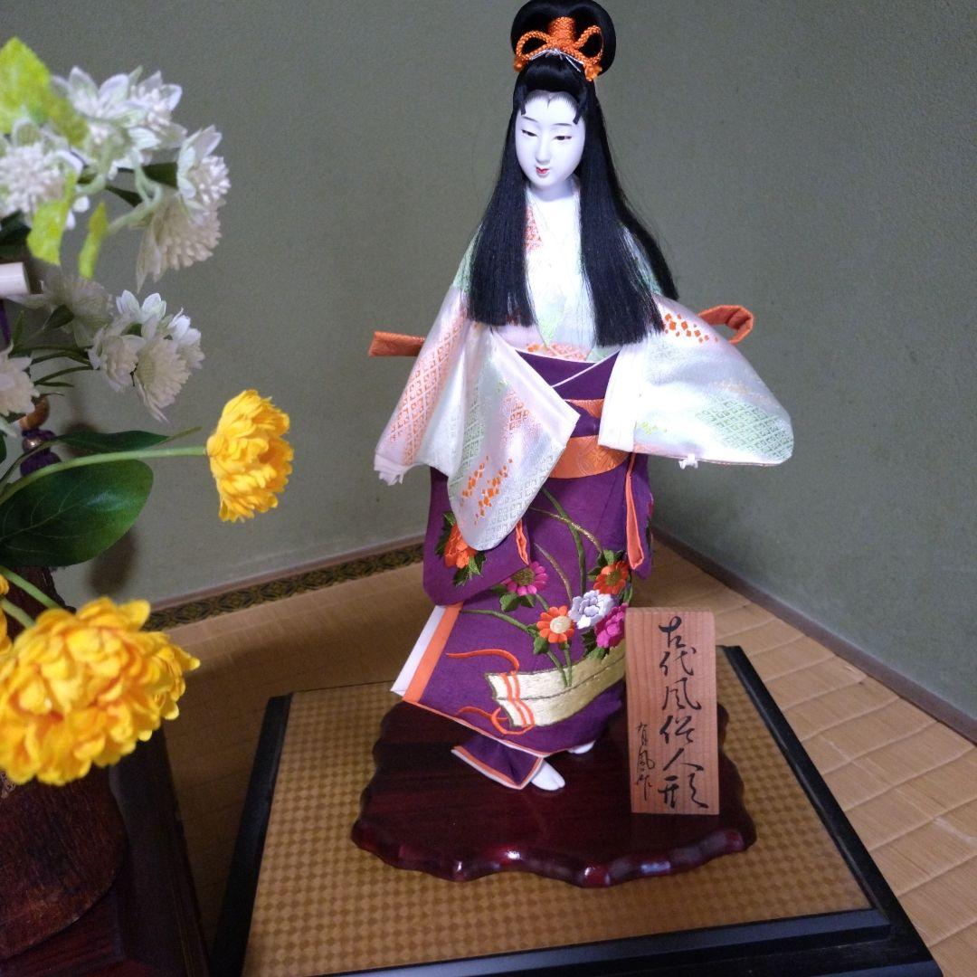 御所人形 有風作 紫色の美しい工芸品