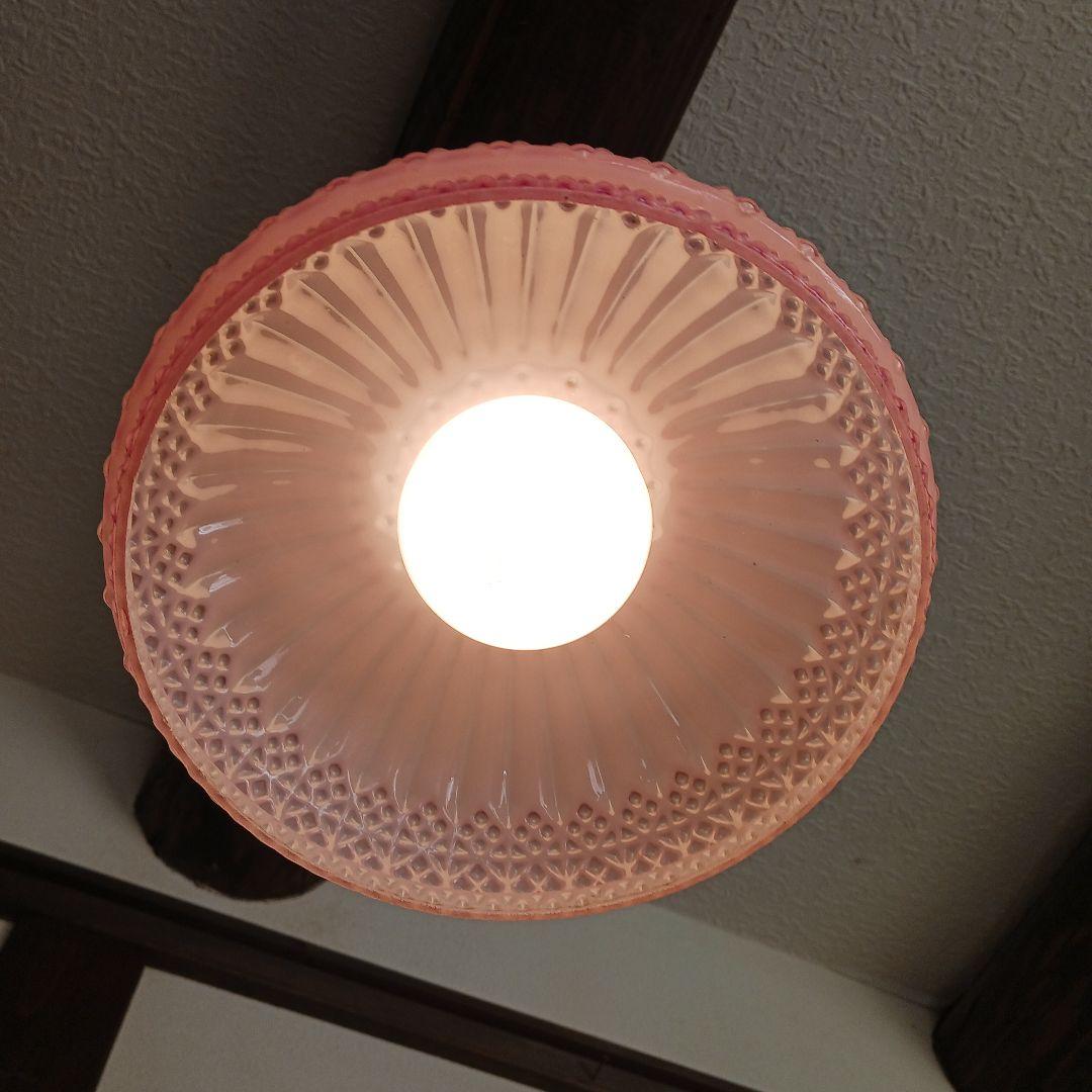 大正ガラス　アンティーク　　ピンクランプシェード