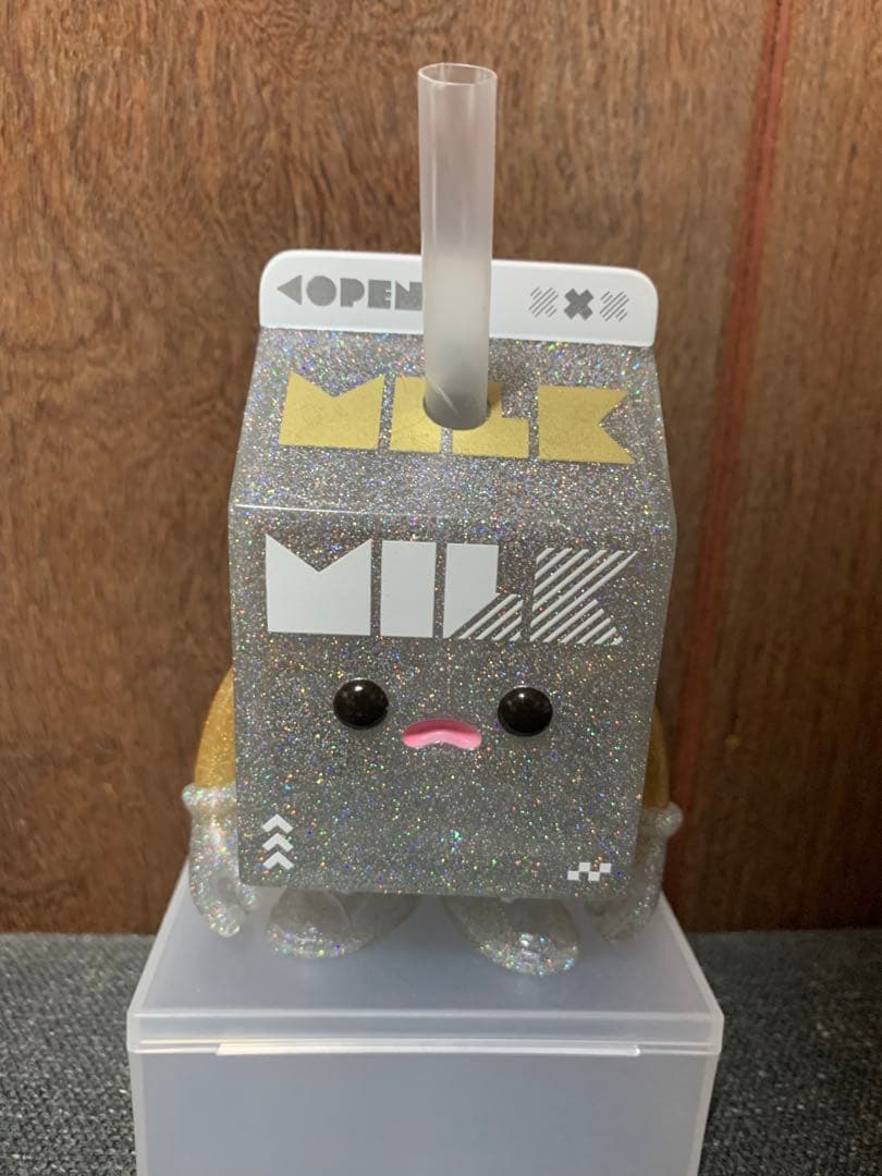 ジュースボックスボーイ　ミルクパック（T-BASE銀座限定カラー）