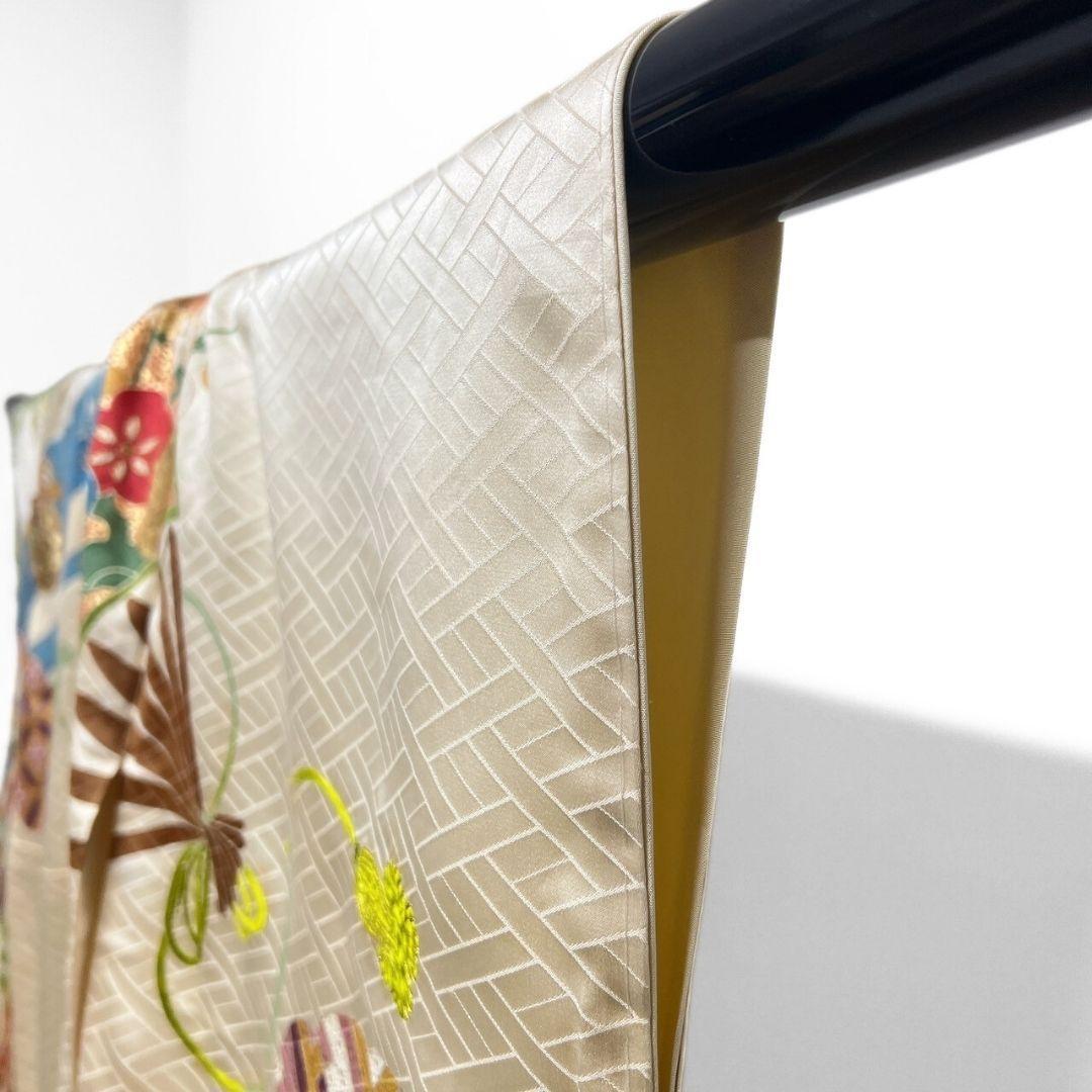 大彦謹製 セミアンティーク 金駒刺繍　刺繍　鴛鴦　振袖　着物 013a p