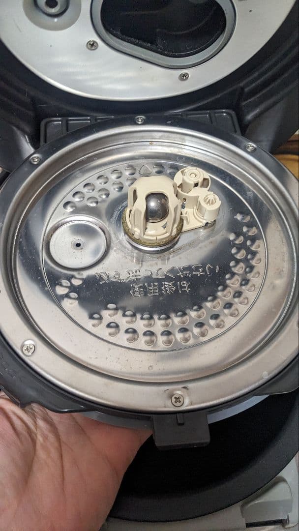 東芝　真空圧力IHジャー炊飯器　RC-10E7VX　2019年製