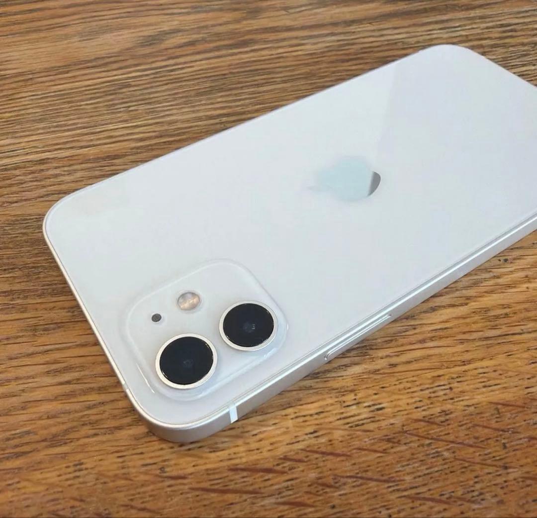 iPhone12★ホワイト★64GB★SIMフリー★純正充電ケーブル、ケース付き