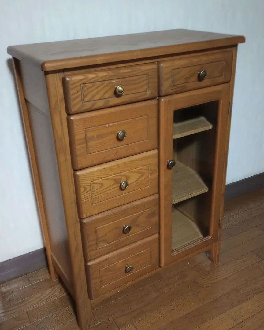 【木製キャビネット】ガラス扉　 脚付きリビングキャビネット　収納家具