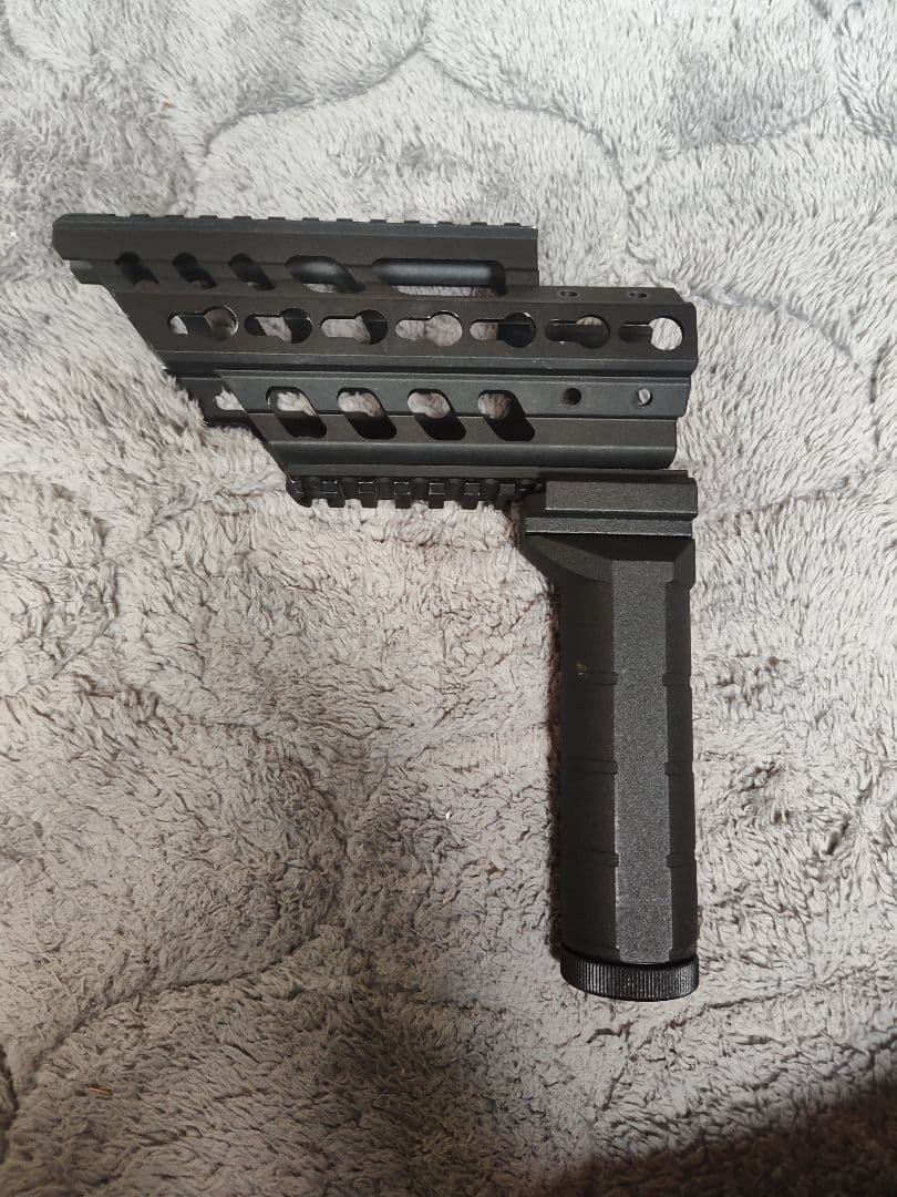 ステアー　AUG ハンドガード　ライラクス　NITRO.Vo/ニトロヴォイス