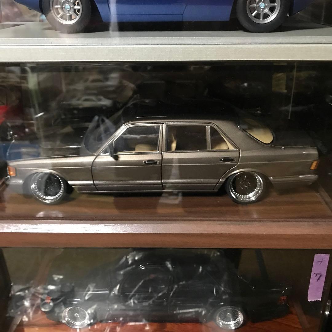 メルセデスベンツセダン ミニカー 1/18