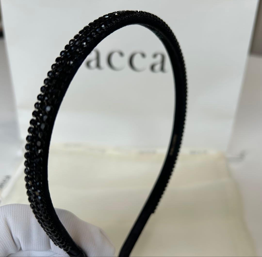 accaアッカ スワロフスキーカチューシャ黒
