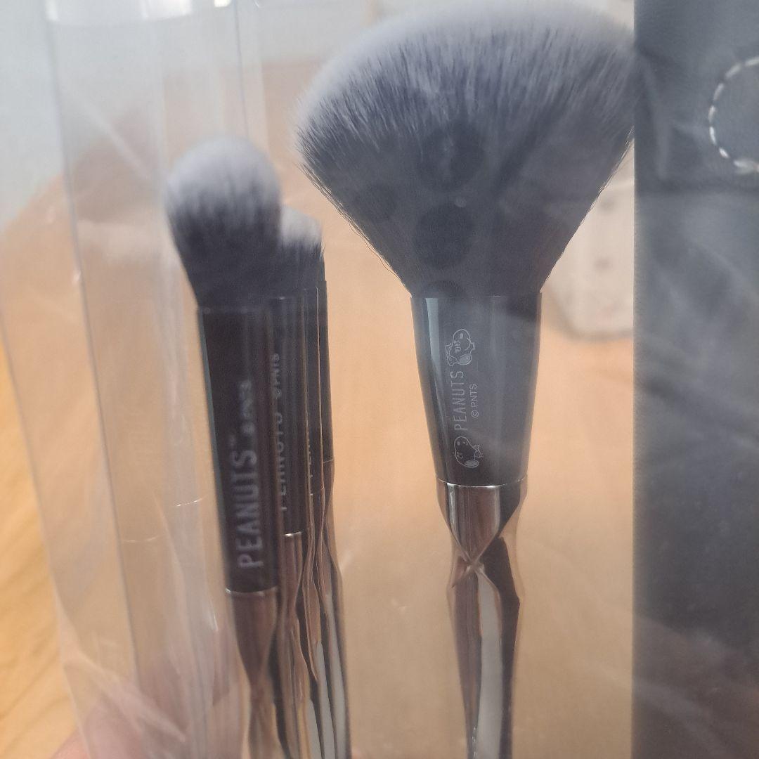 スヌーピー　メイクボックス×メイクブラシ